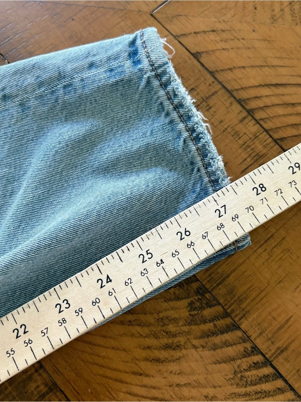 American Eagle Relaxed Mom Jean Womens Size 4 Regular Blue Denim Distressed